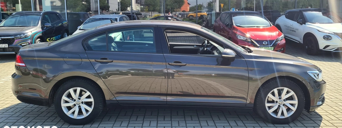 Volkswagen Passat cena 55900 przebieg: 192800, rok produkcji 2017 z Rybnik małe 106